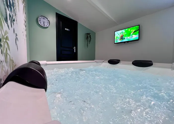 Maison La Feuilleraie-8 Personnes-standing بيت للعطل *